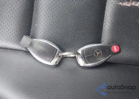 2009 Mercedes-Benz C 300 Sport 4Matic z USA, uszkodzony, nr VIN WDDGF81X39R055032